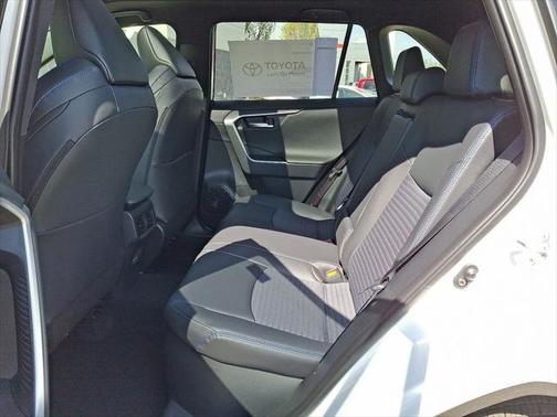 2025 Toyota RAV4 Hybrid SE