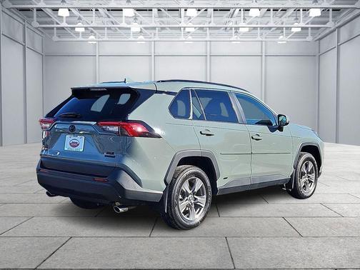 2023 Toyota RAV4 Hybrid XLE