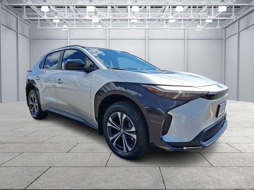 2025 Toyota bZ4X XLE