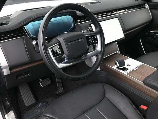 2025 Land Rover Range Rover P530 SE