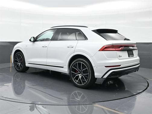 2023 Audi Q8 55 Premium Plus