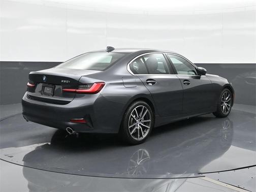 2019 BMW 330 i