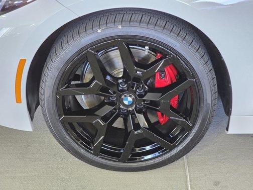 2025 BMW 330 i