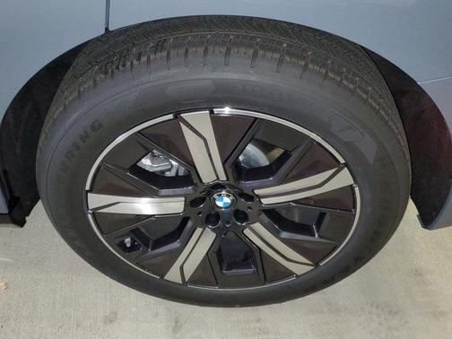 2026 BMW iX xDrive60