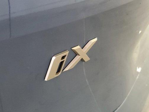 2026 BMW iX xDrive60
