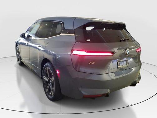 2026 BMW iX xDrive60