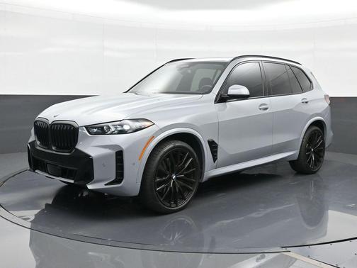 Gray Metallic 2025 BMW X5 sDrive40i