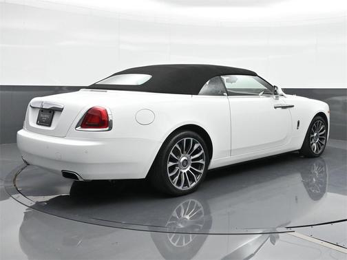 2018 Rolls-Royce Dawn Base