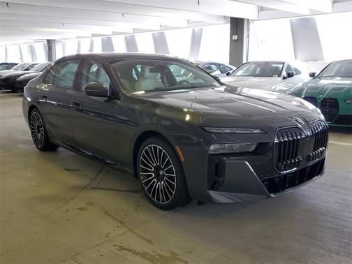 2025 BMW 760 760i xDrive