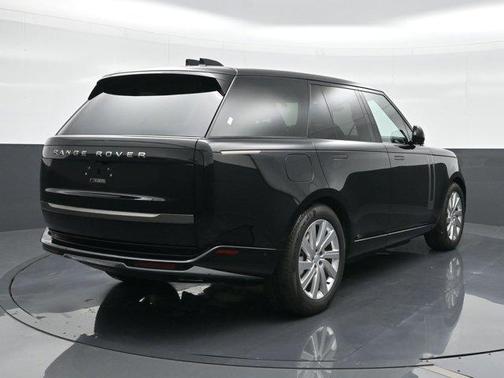 2025 Land Rover Range Rover P550e SE