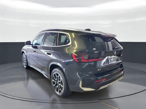 Black Sapphire Metallic 2026 BMW X1 xDrive28i