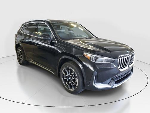 Black Sapphire Metallic 2026 BMW X1 xDrive28i