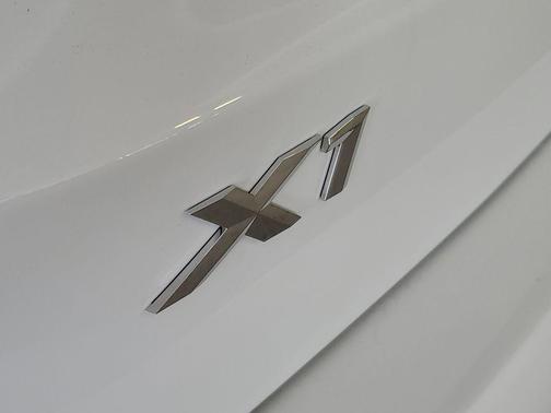 Alpine White 2026 BMW X1 xDrive28i