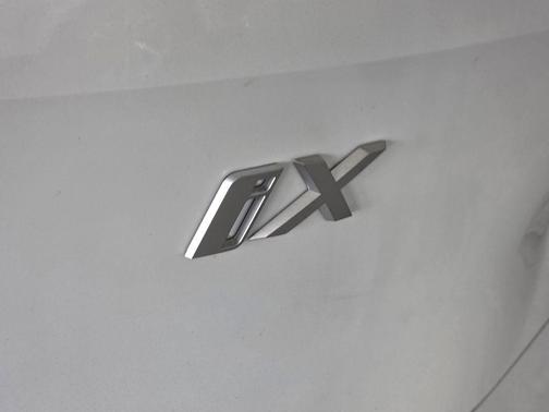 Mineral White Metallic 2026 BMW iX xDrive45