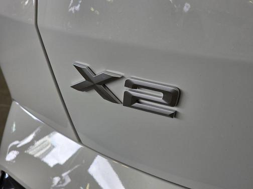 Alpine White 2026 BMW X2 xDrive28i