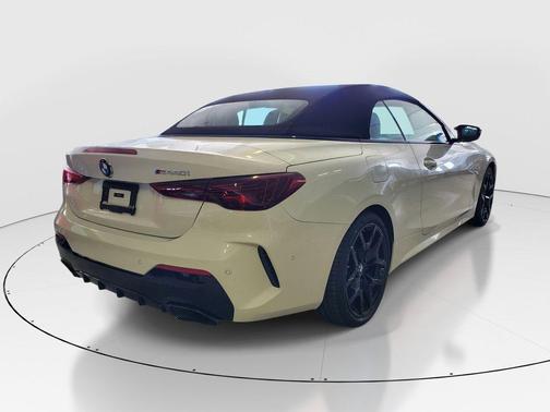 Alpine White 2026 BMW M440 i