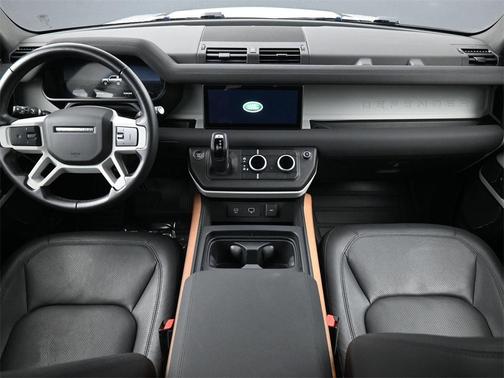 2023 Land Rover Defender SE