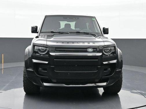 2023 Land Rover Defender SE