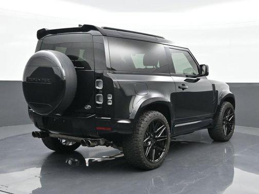 2023 Land Rover Defender SE