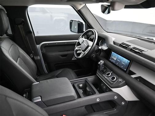 2022 Land Rover Defender 110 SE