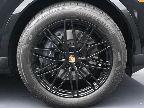 2024 Porsche Cayenne Base