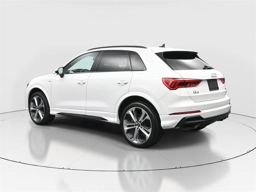 2021 Audi Q3 45 S line Premium