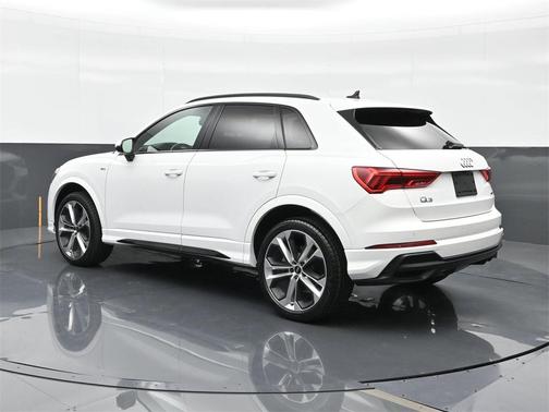 2021 Audi Q3 45 S line Premium