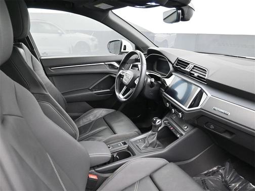 2021 Audi Q3 45 S line Premium