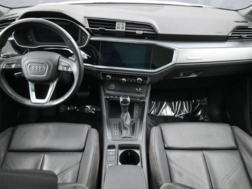 2021 Audi Q3 45 S line Premium
