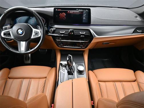 2022 BMW 530 i