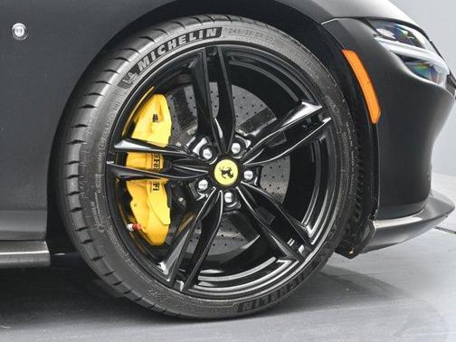 2021 Ferrari Roma Base
