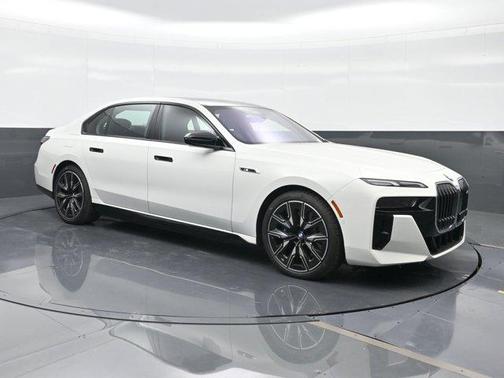 2025 BMW i7 M70