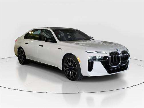 2025 BMW i7 M70