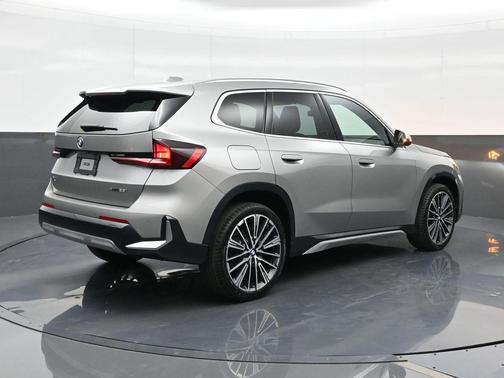 Space Silver 2024 BMW X1 xDrive28i