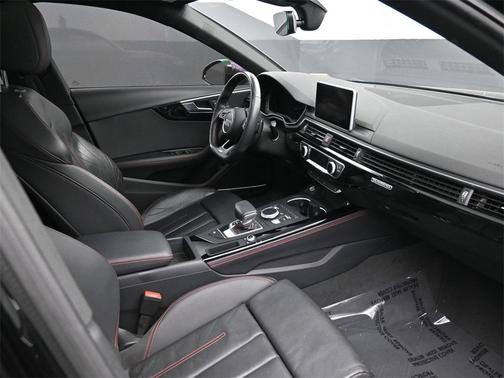 2019 Audi A4 2.0T Premium Plus