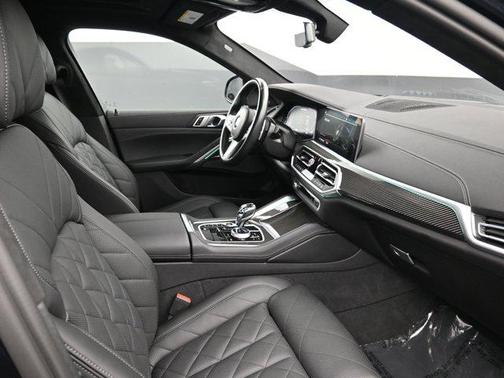 2023 BMW X6 M50i