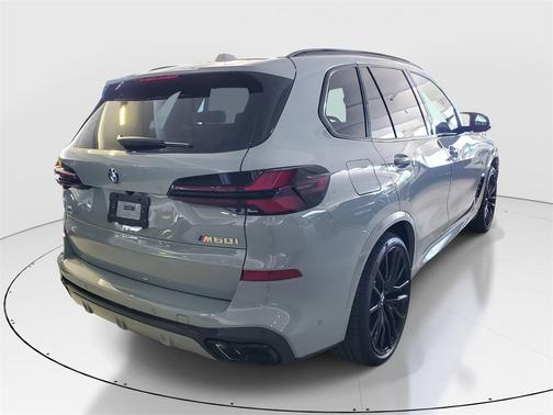 2026 BMW X5 M60i