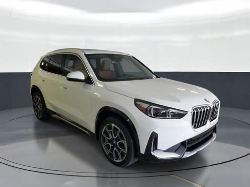 Alpine White 2026 BMW X1 xDrive28i