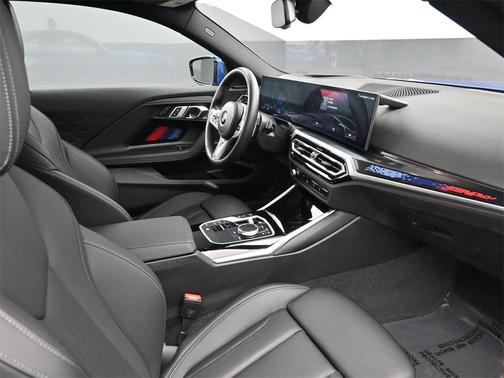 2023 BMW 230 i