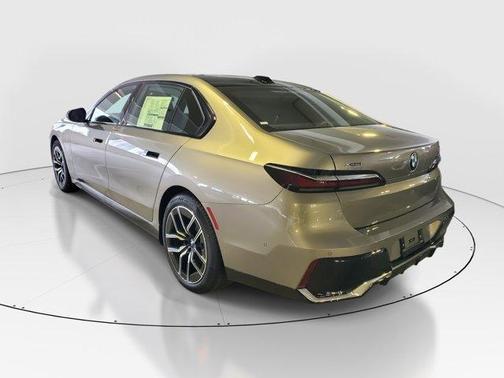 2026 BMW 750e xDrive