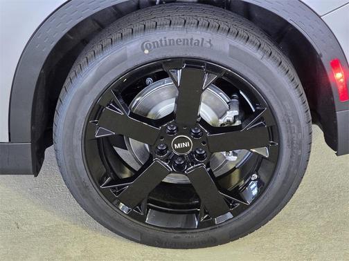 2025 MINI Countryman Base