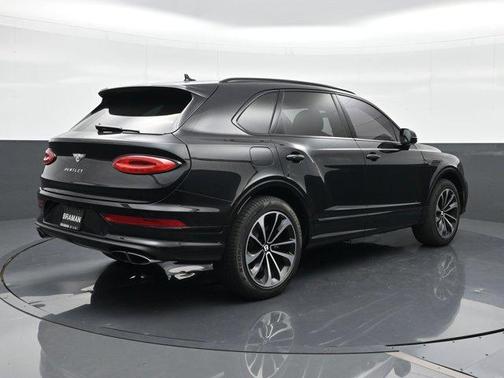 Black 2022 Bentley Bentayga V8