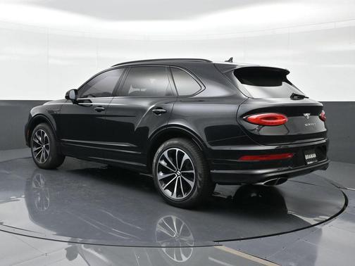 Black 2022 Bentley Bentayga