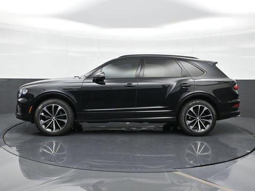 Black 2022 Bentley Bentayga V8