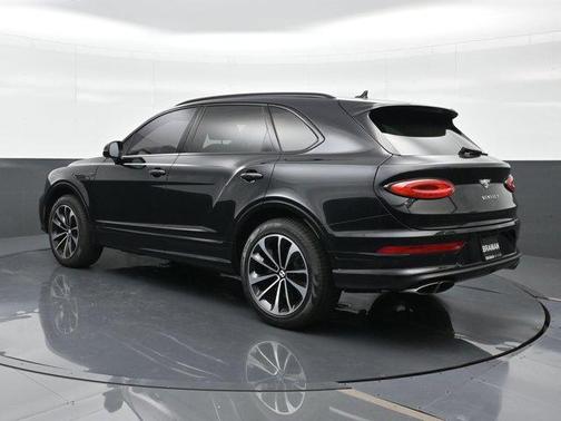 Black 2022 Bentley Bentayga V8