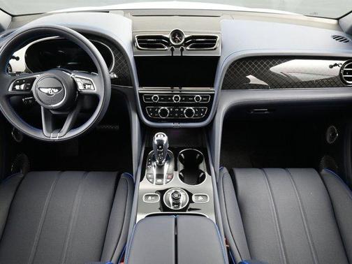 2025 Bentley Bentayga V8