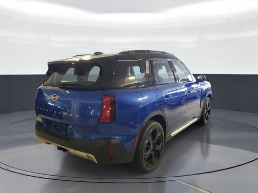 Blazing Blue Metallic 2026 MINI Countryman S