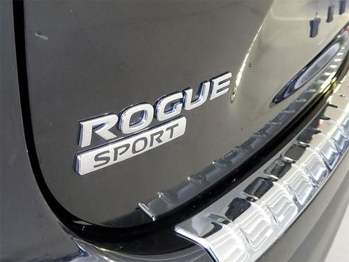 2022 Nissan Rogue Sport SV