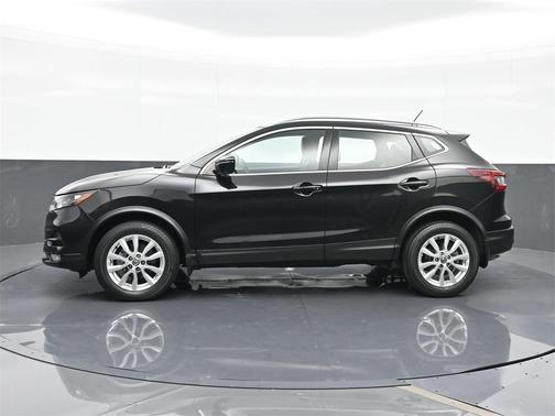 2022 Nissan Rogue Sport SV