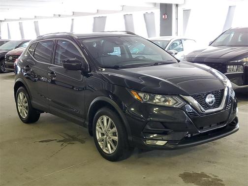 2022 Nissan Rogue Sport SV